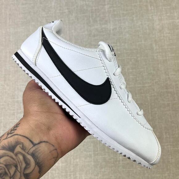 Nike Cortez “White/Black”